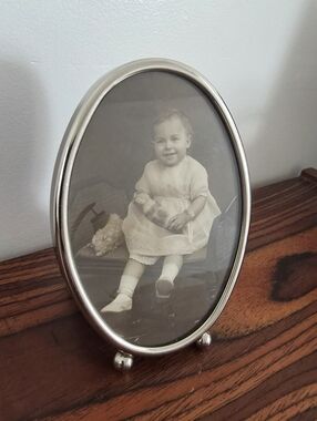 Silver Plate Gorgeous Oval Frame/Vintage Easel Back Frame/Black White/velvet